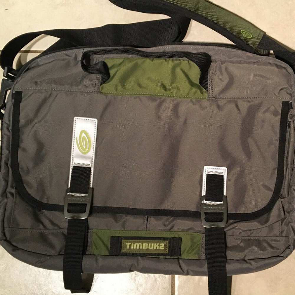 Timbuk2 Medium Command Laptop Ipad Messenger Bag